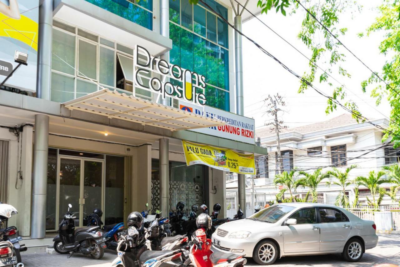 Reddoorz Hostel @ Di Panjaitan Simpang Lima Semarang Exteriör bild